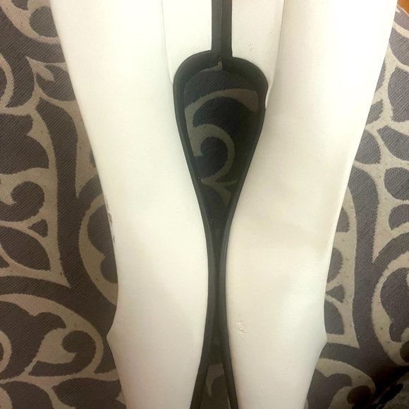 Basic Edition women’s low heel white pumps (Size 9.5 Wide) - Picture 6 of 6